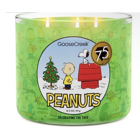 Goose Creek PEANUTS 3 Wick 14.5oz Scented Candle NEW Decorating the Tree (601) - Picture 2 of 4